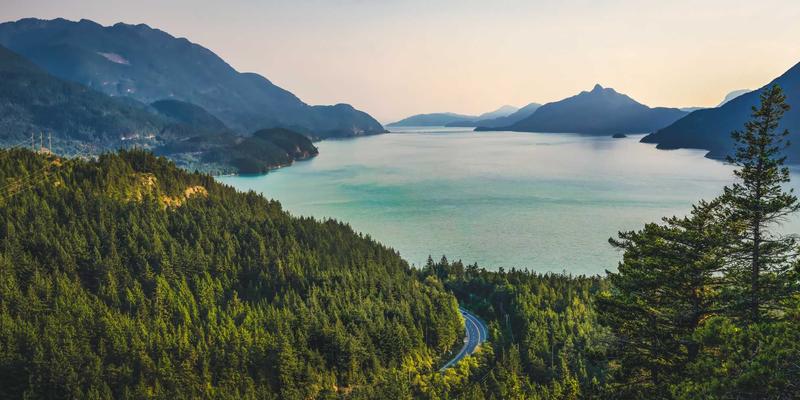 从静态点缀到智能交互：LED汽车内饰氛围灯设计的三大趋势与晶博华LED的亮化工程实践